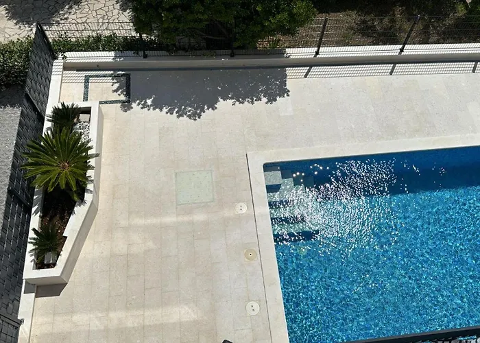 L&l Luxury 2 * Trogir